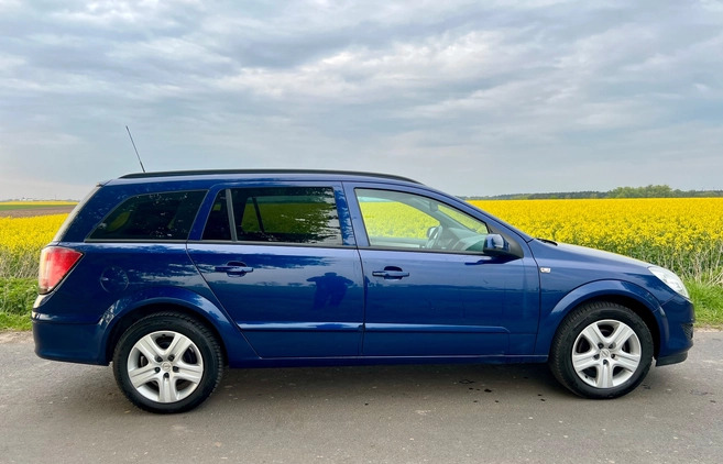 Opel Astra cena 8990 przebieg: 268000, rok produkcji 2008 z Łazy małe 92